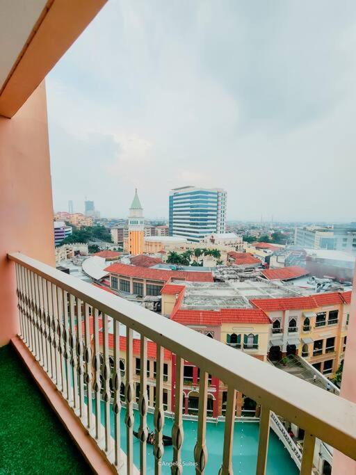 מנילה New Modern Venice Best View And Balcony, Fast Wifi At Mckinley Hill 1Br Interconnected To Venice Grand Canal Mall מראה חיצוני תמונה